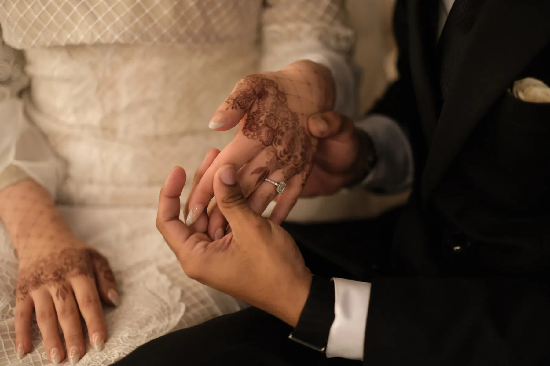 Hands in hands